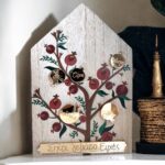 CHARM WOODEN HOUSE POMEGRANATE TREE LIFELIKES