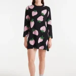 Κοντό πλεκτό φόρεμα ζακάρ με τύπωμα Morango COMPANIA FANTASTICA FW25-26