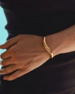 Azura Bangle Gold EDBLAD SS26 - Image 3
