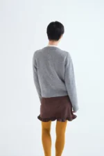 Ζακέτα σε ανοιχτό γκρι με μαύρα κουμπιά COMPANIA FANTASTICA FW26-27 - Image 2