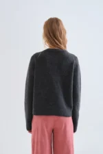 Σκούρο γκρι ζακέτα με ροζ κουμπιά COMPANIA FANTASTICA FW26-27 - Image 2