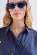 100% cotton navy blue shirt with floral embroidery COMPANIA FANTASTICA FW26-27 - Image 3
