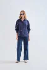 100% cotton navy blue shirt with floral embroidery COMPANIA FANTASTICA FW26-27 - Image 4