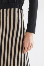 Μαύρη και μπεζ ριγέ μίντι φούστα COMPANIA FANTASTICA FW26-27 - Image 5