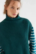 Σκούρο πράσινο γιλέκο με ψηλή λαιμόκοψη COMPANIA FANTASTICA FW26-27 - Image 5