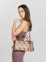 Latte logo audrey small girlfriend satchel GUESS FW26-27 - Image 2